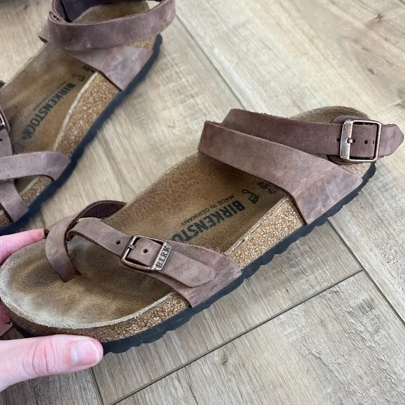 Birkenstock Yara Oiled Leather Sandal - Picture 6 of 10